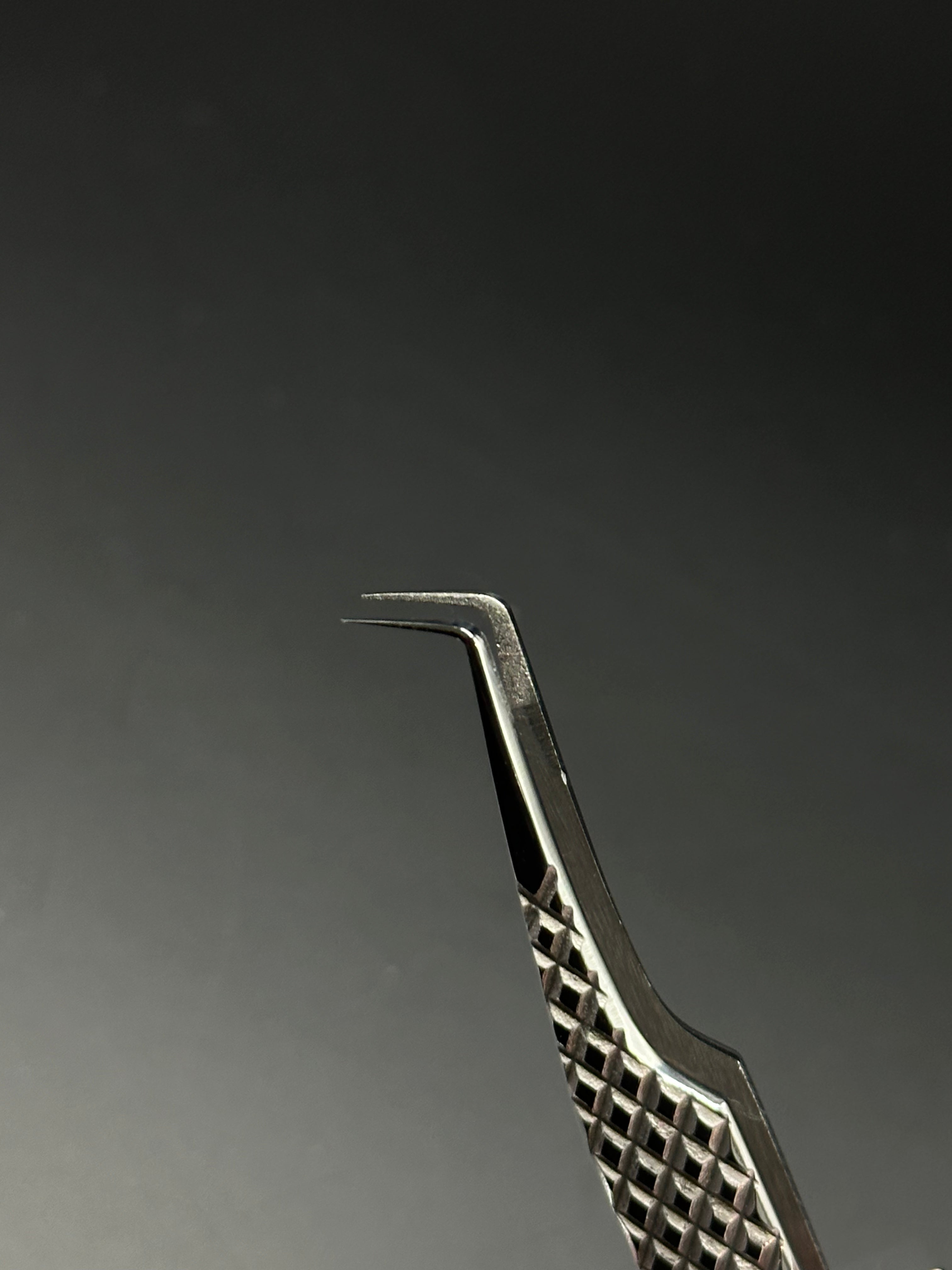 ‘SO FINE’ Thin 90° Tweezer